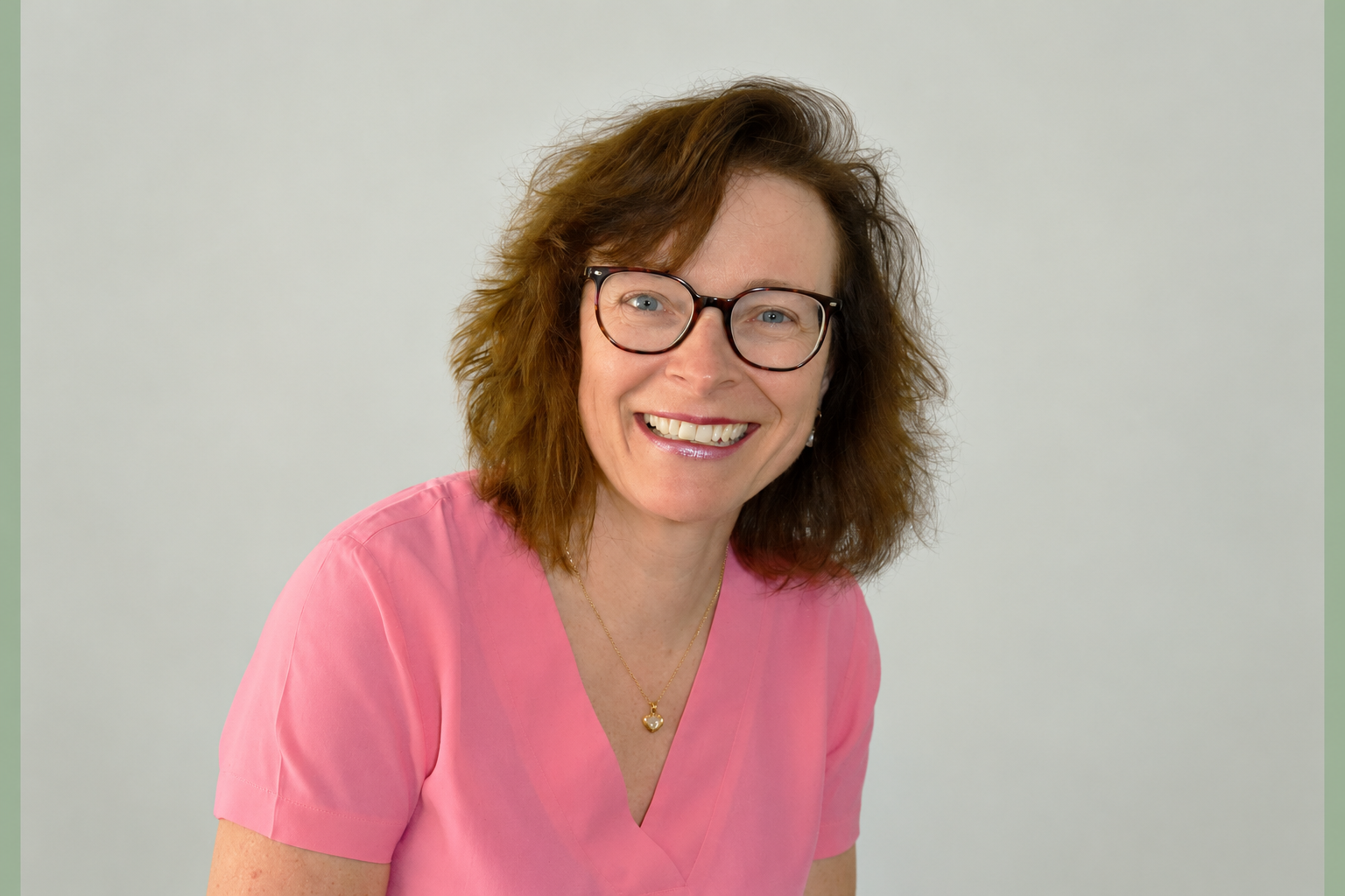 Monika, Ansprechpartnerin für die administrative Unterstützung